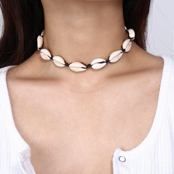 eStore  Chokerhalskette mit Muscheln - Weiß und Schwarz 