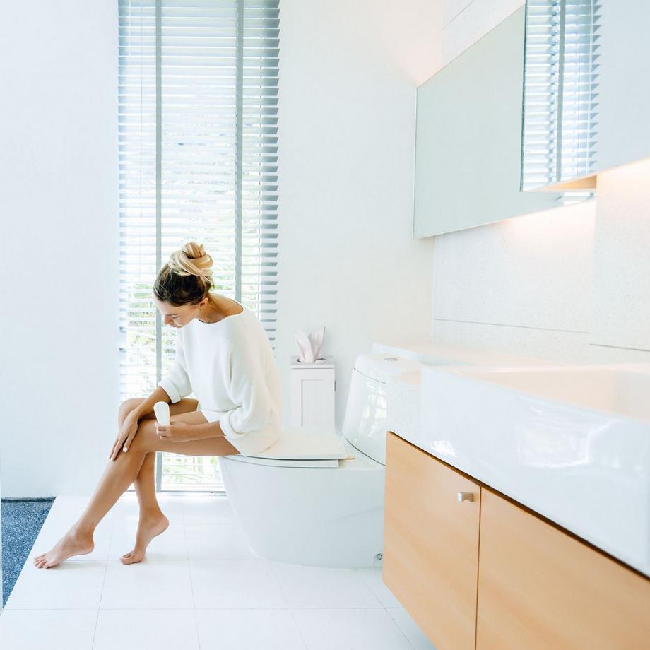 B2X Schmaler Toilettenschrank mit 2 Ablagen  