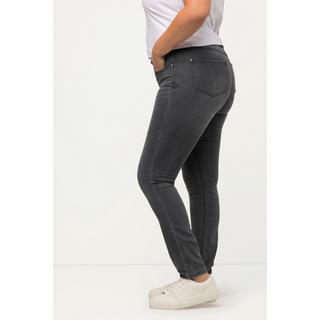 Ulla Popken  Jean modèle Sarah. Coupe skinny 5 poches et taille haute 