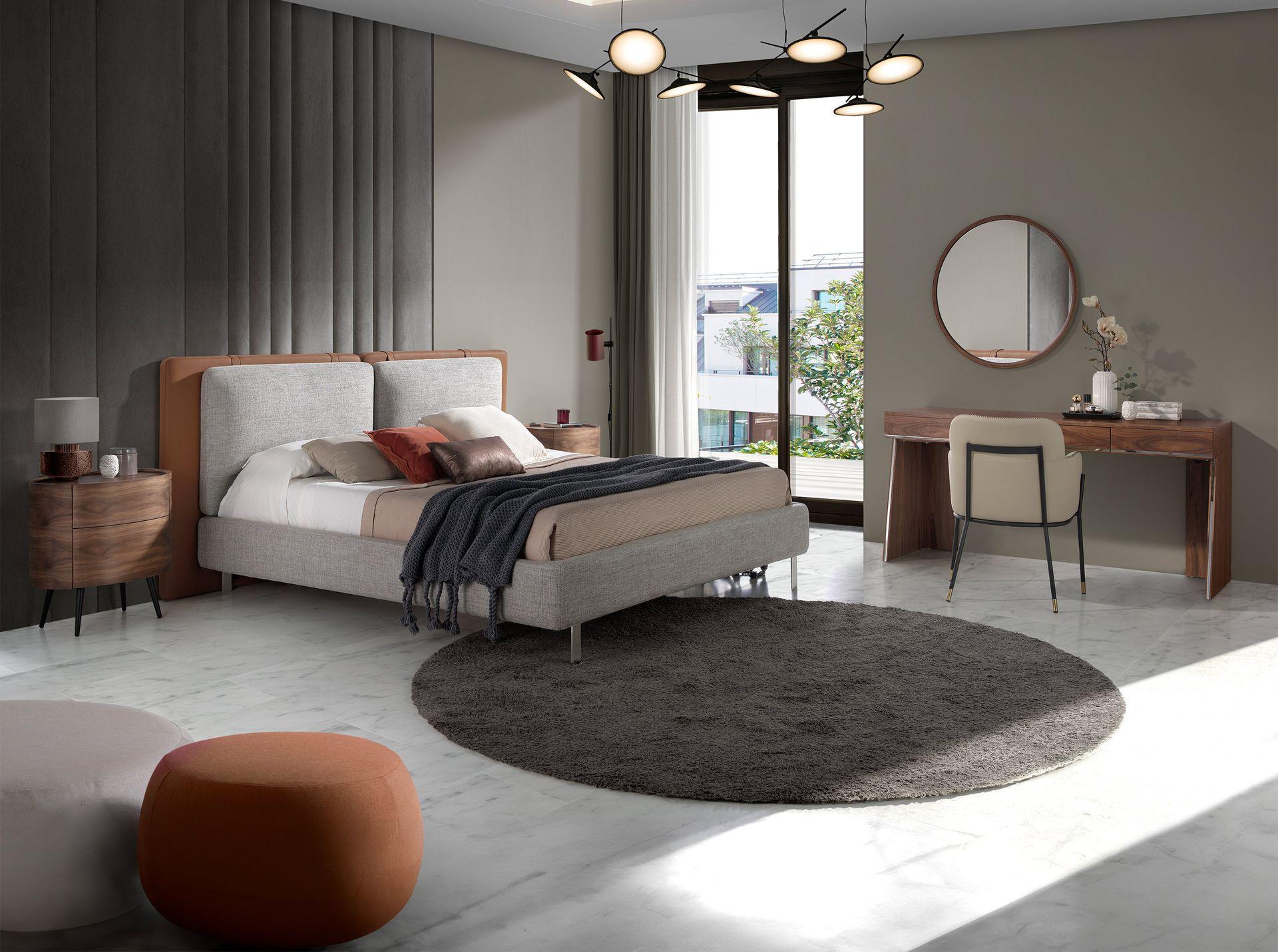 ANGEL CERDA Braunes Ökolederbett mitem Stoff  