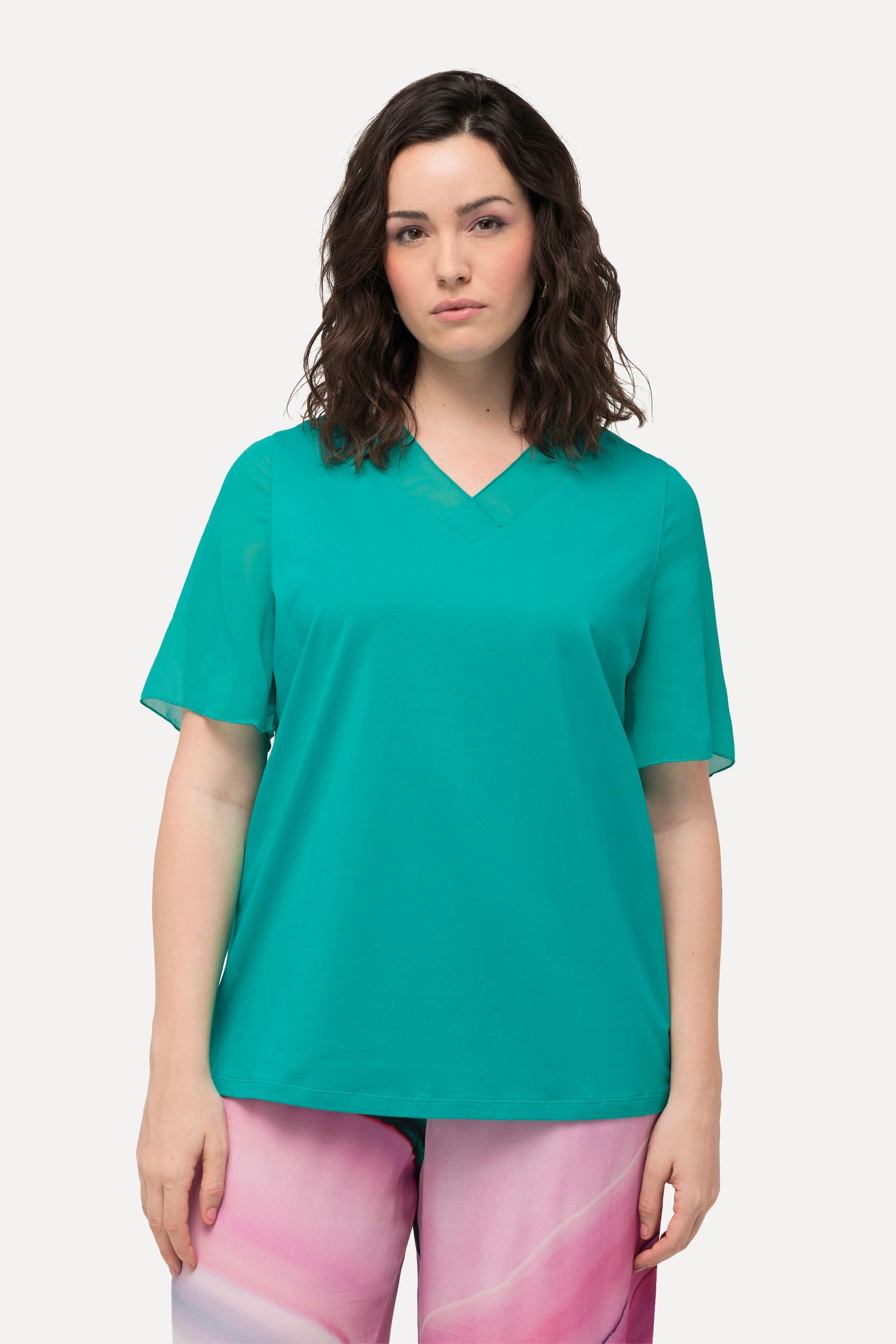 Ulla Popken  T-shirt con rifinitura di chiffon, scollo a V e mezze maniche di chiffon 