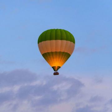 Vol privé en montgolfière sur les 3 Lacs (pour 2 personnes)