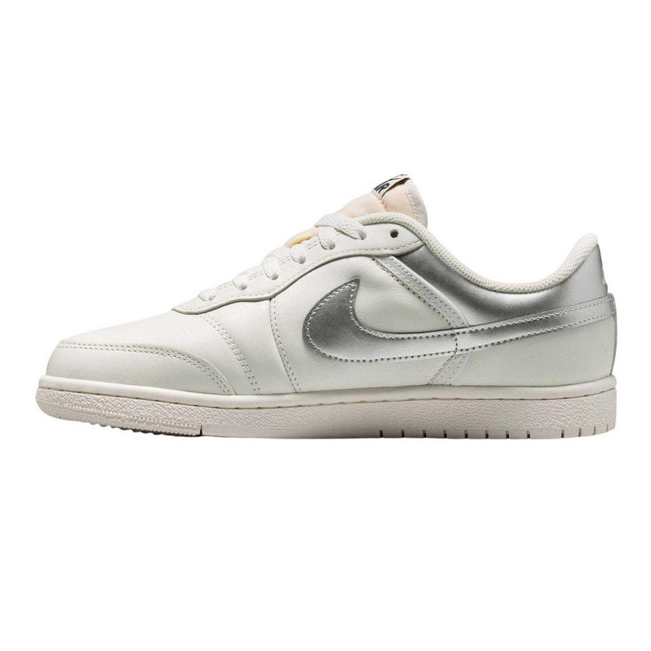 NIKE Air Jordan Skyline Scarpe Sportive  
