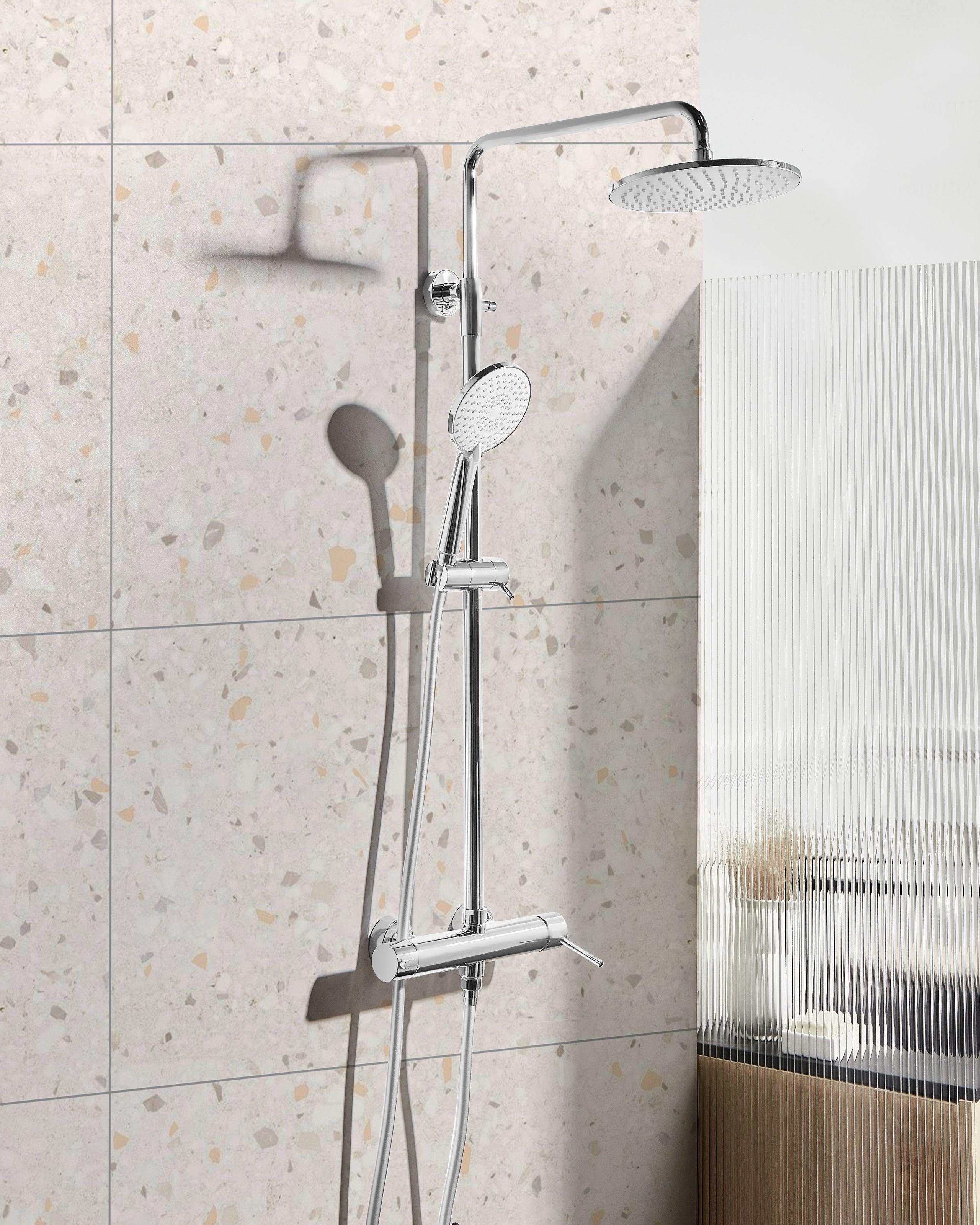 Beliani Duschsystem mit Mischbatterie und Regenbrause aus Messing Modern PUYEHUE  