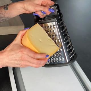 Intirilife Râpe avec fond antidérapant  