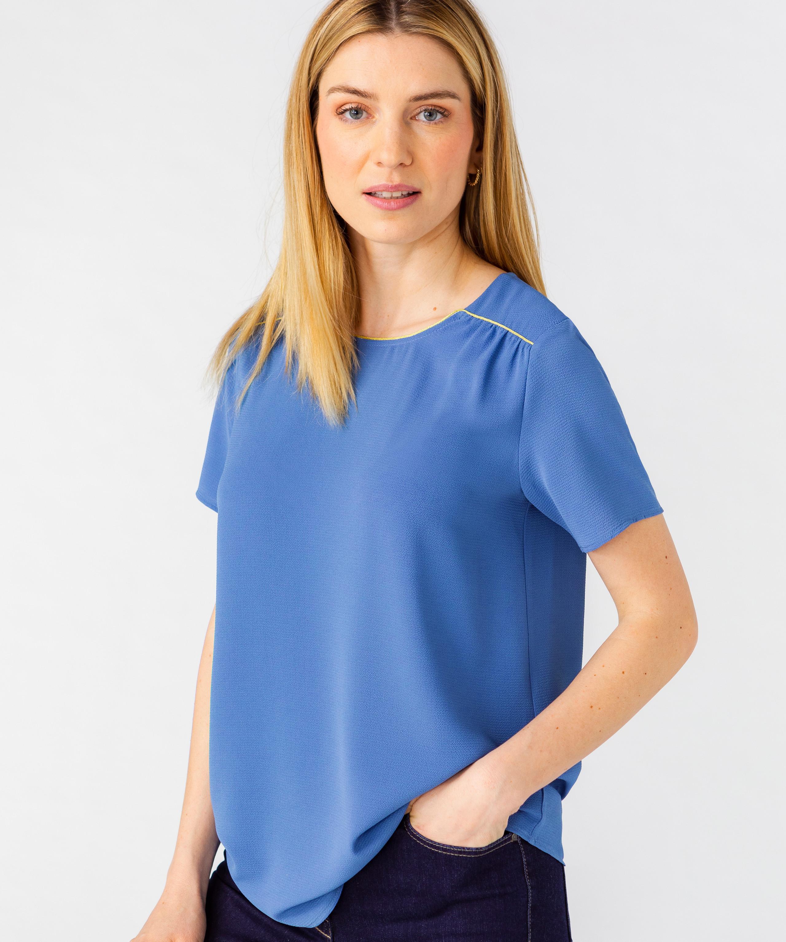 Damart  Blouse crêpe stretch. 