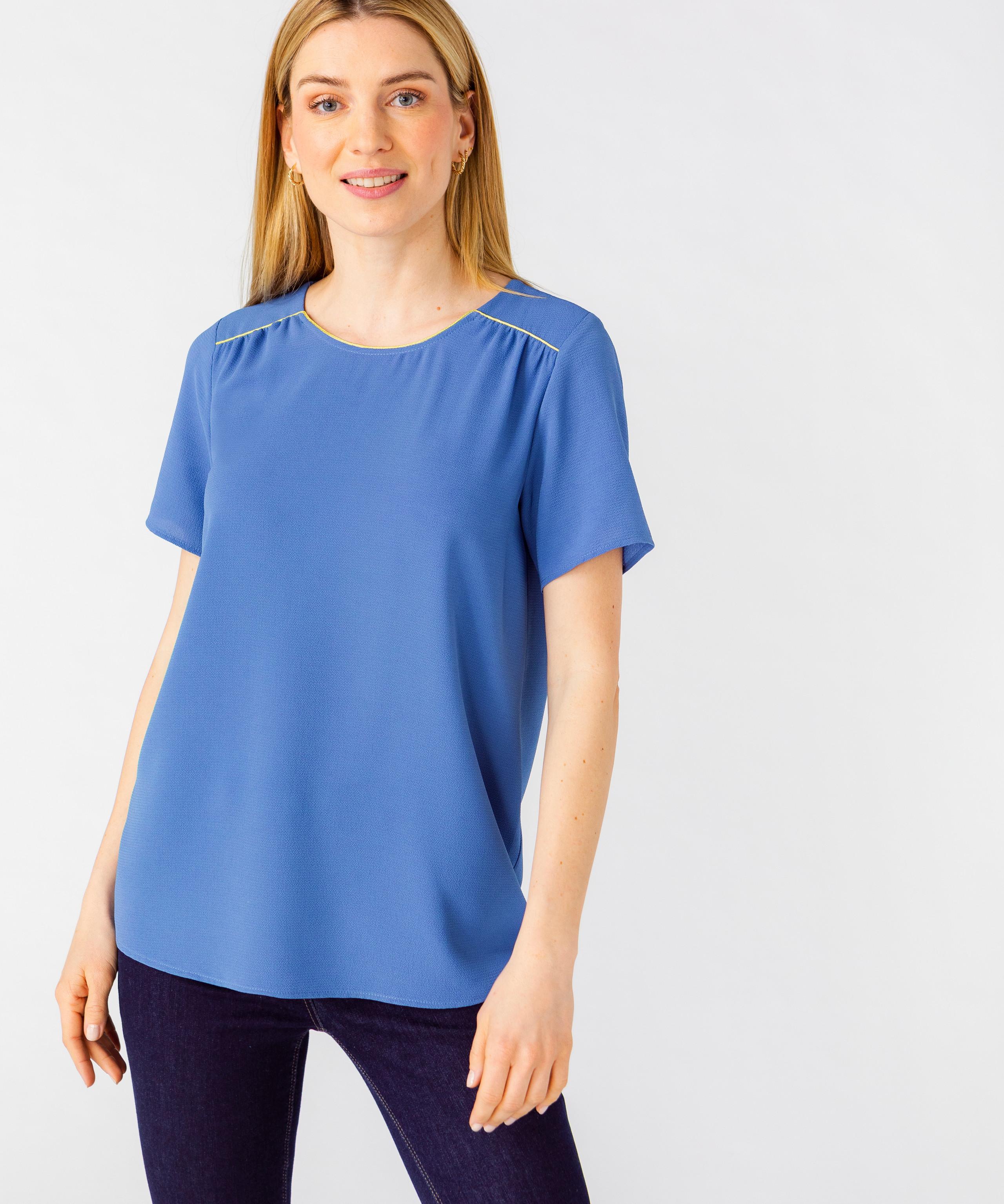 Damart  Blouse crêpe stretch. 