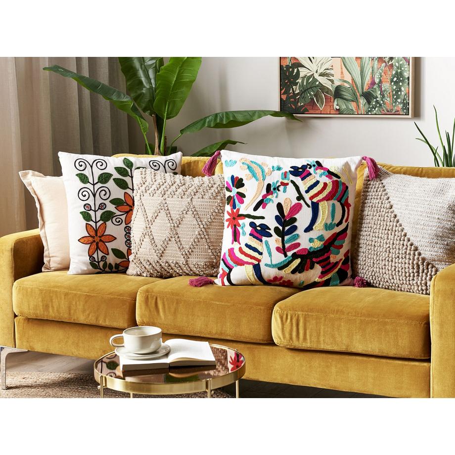 Beliani Coussin en Coton Traditionnel RAIGANJ  