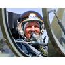 Smartbox  Pilota per un giorno a Riga: volo di 25 minuti a bordo di un jet militare L-39 Albatros - Cofanetto regalo 