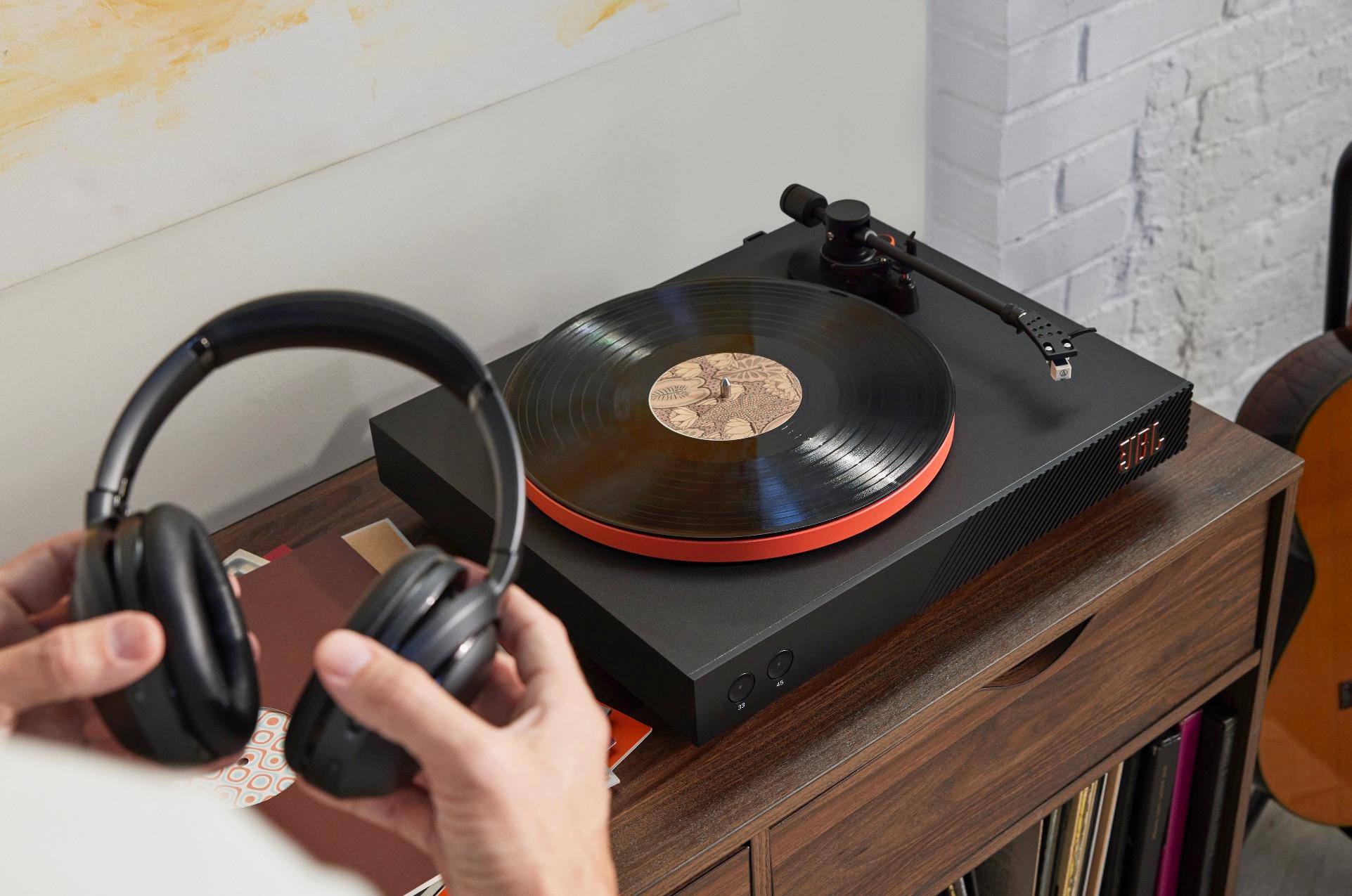 JBL  Spinner BT Plattenspieler 