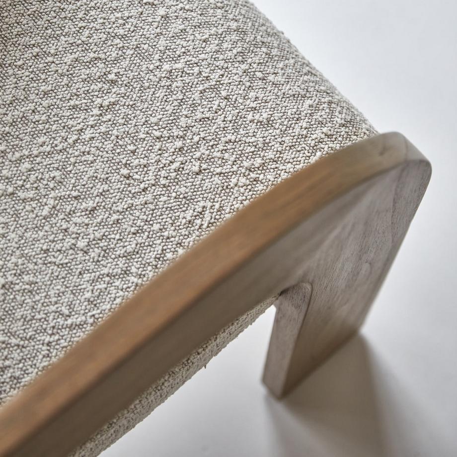 Tikamoon Stuhl aus massivem Mindiholz und ecrufarbenem Stoff Boti  