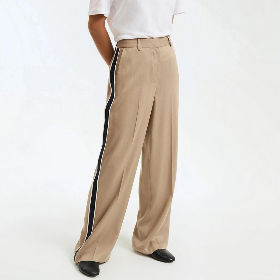 Pantalon large en lyocell à bandes côtés