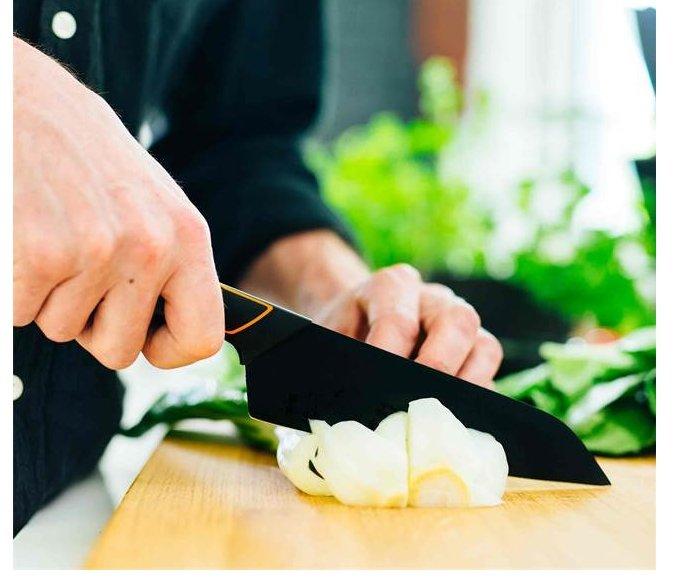 Fiskars Santoku Messer  