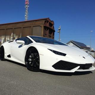 Geschenkidee  Lamborghini Huracan LP610-4 Spyder für 3 Stunden fahren (für 1 Person) 