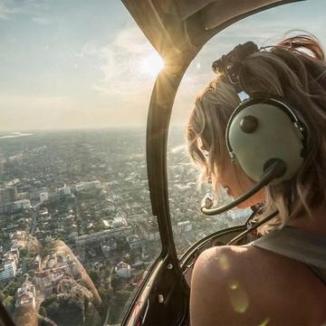 Helikopterflug über Zürich - 30 Minuten (für 3 Personen)