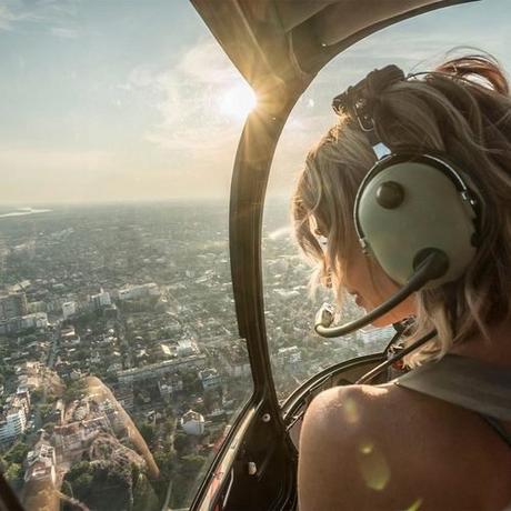 Geschenkidee  Helikopterflug über Zürich - 30 Minuten (für 3 Personen) 