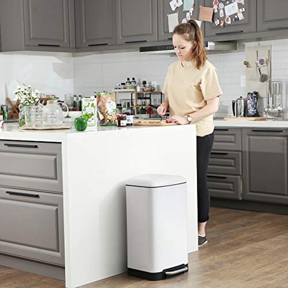 Pricenet Weißer 30-Liter-Treteimer mit Soft-Close-Deckel für moderne Küchen  