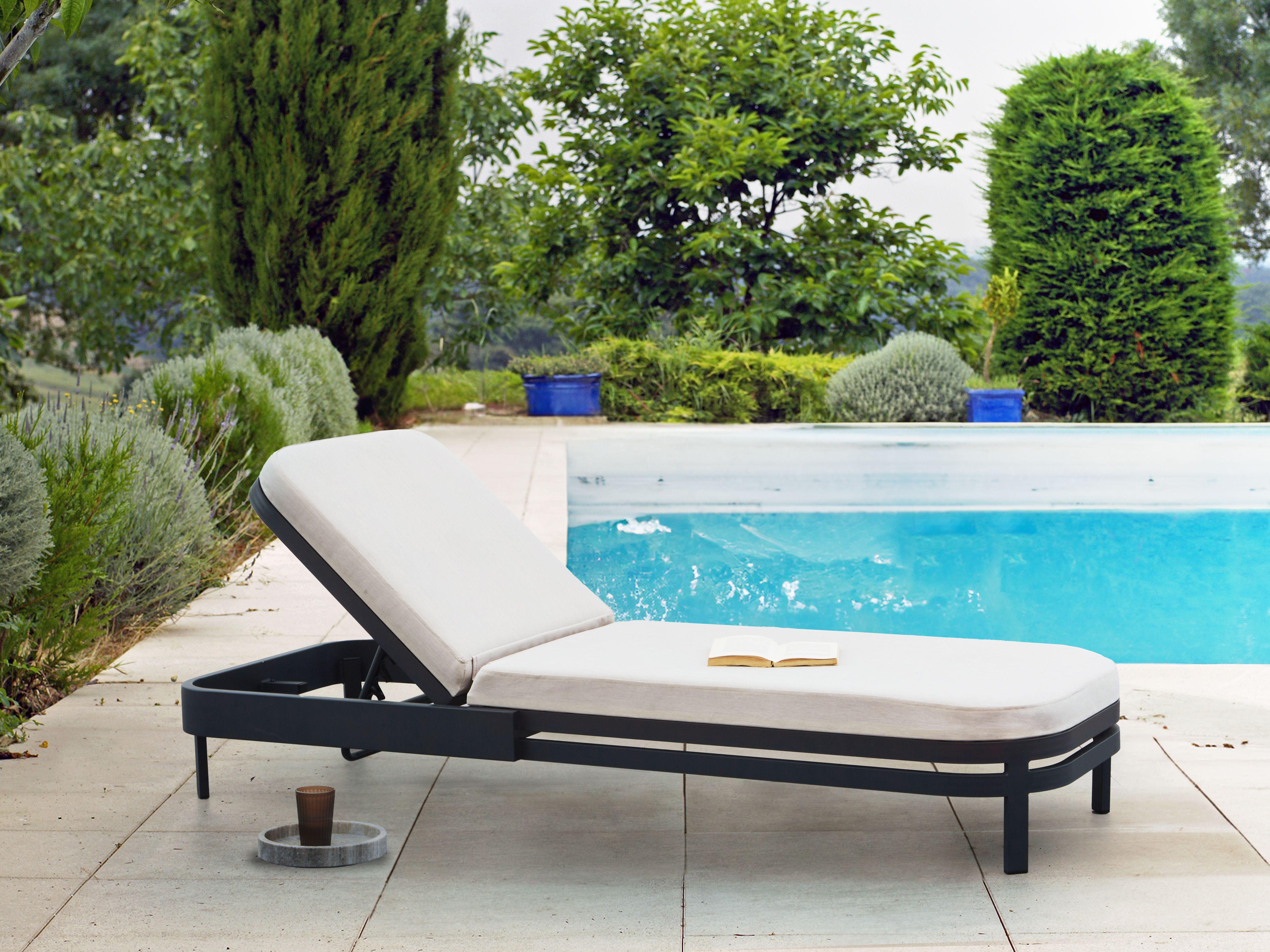 Beliani Lettino Prendisole con Cuscino en Alluminio Moderno NETTUNO  