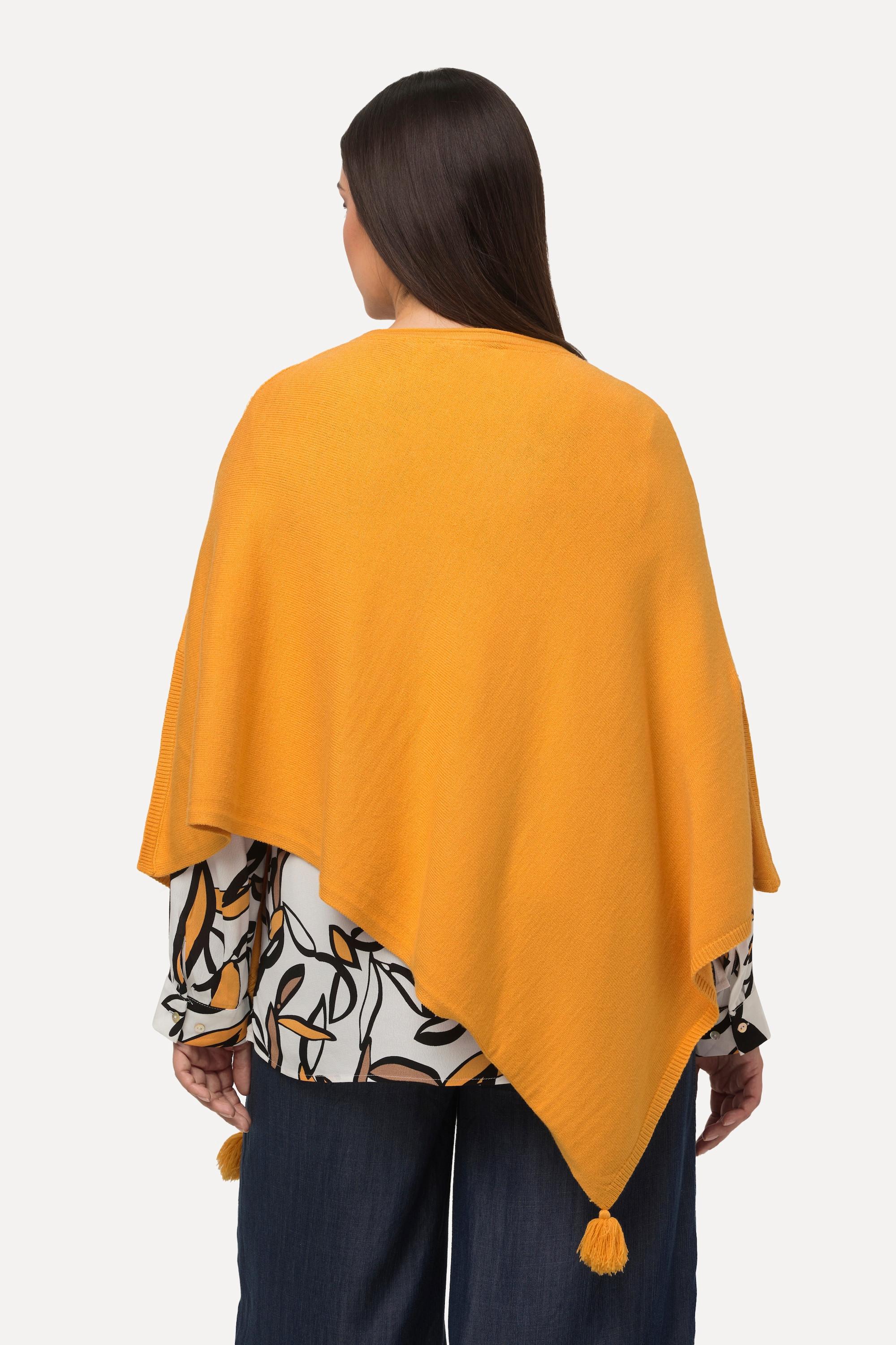 Ulla Popken  Poncho oversize di morbida maglia con orlo a punte e nappe 