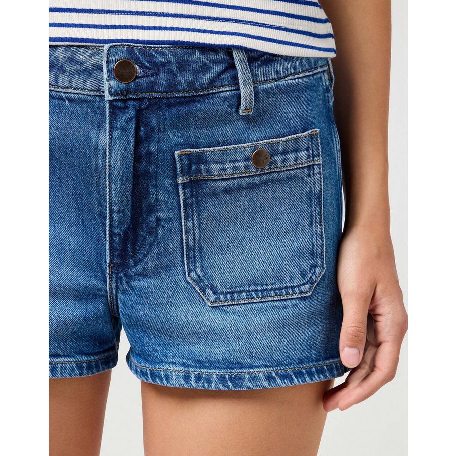 Wrangler Pocket Cowboy Short Shorts in denim  