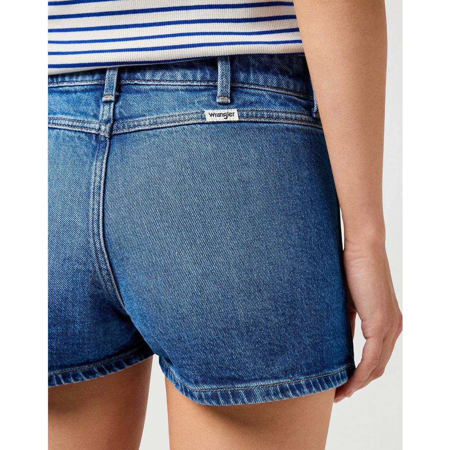 Wrangler Pocket Cowboy Short Shorts in denim  