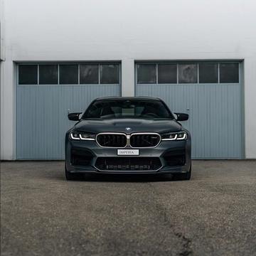 Conduire une BMW M5 CS - 6 heures sans limite de kilométrage (pour 1 personne)