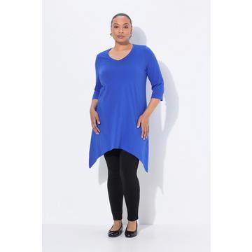 T-shirt manches 3/4 et décolleté en V, finition en pointes, coupe évasée