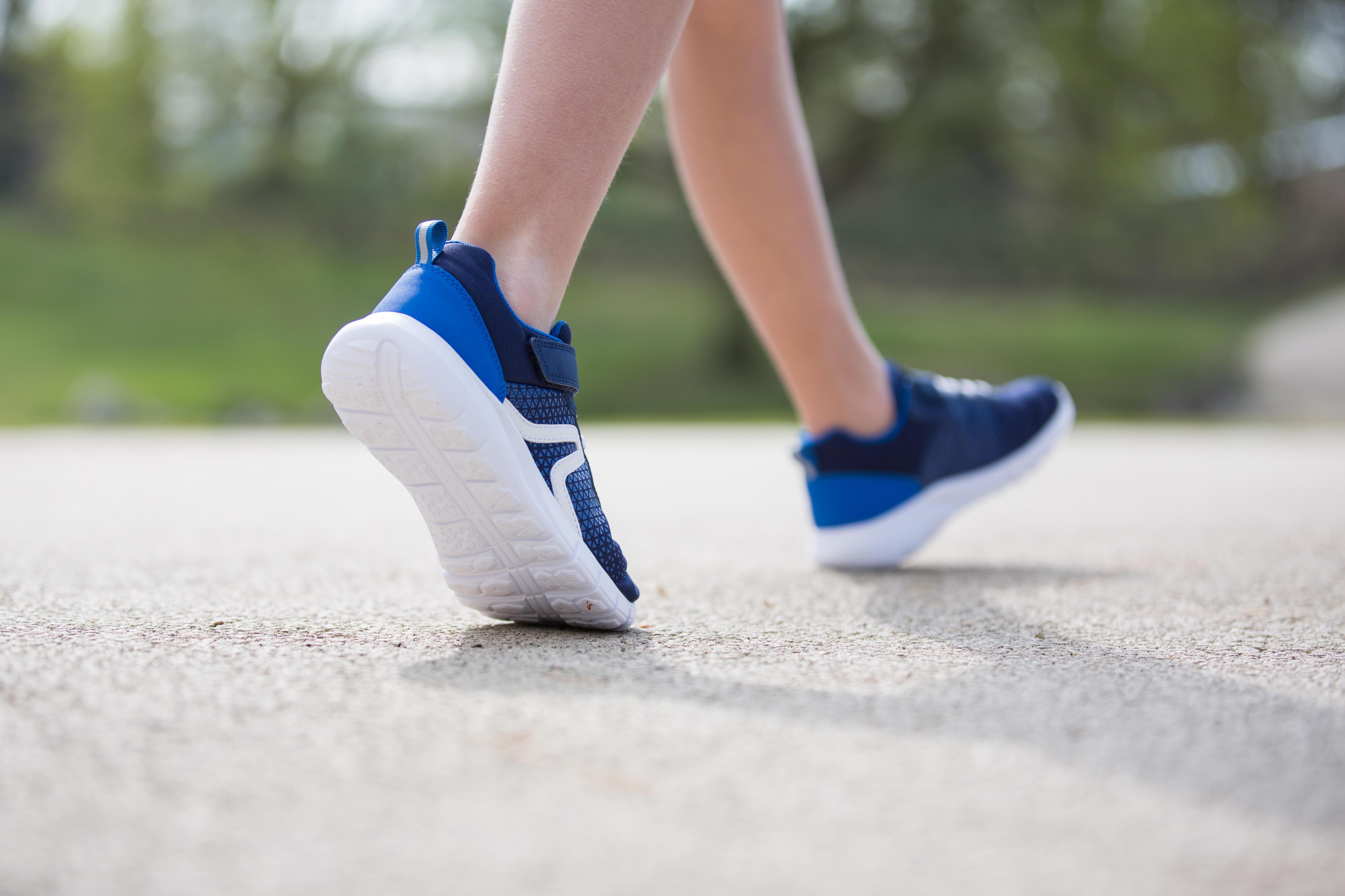 DECATHLON  Scarpe sportive bambino strappo leggere 