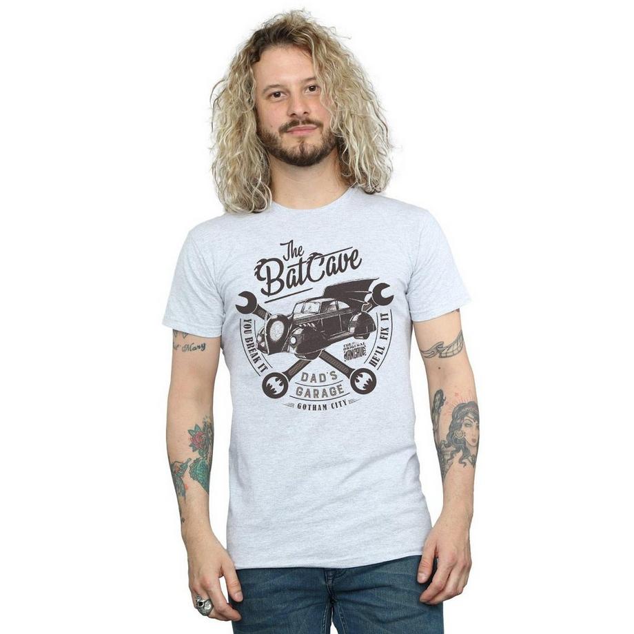 DC COMICS T-shirt Dad's Garage  