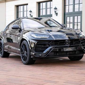 Lamborghini Urus mieten - Ohne Km-Begrenzung für 6 Stunden (für 1 Person)