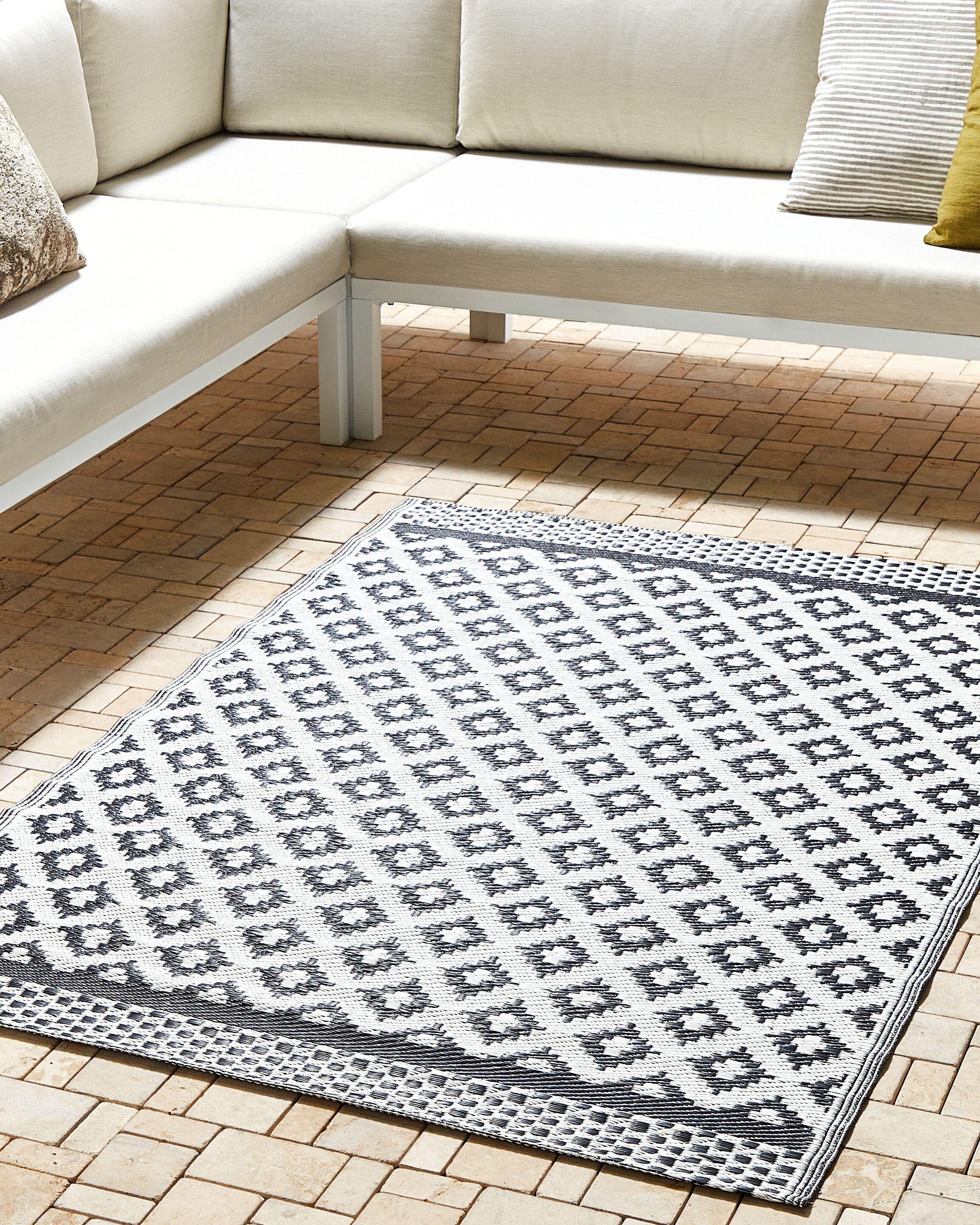 Beliani Tapis en Polypropylène Moderne THANE  