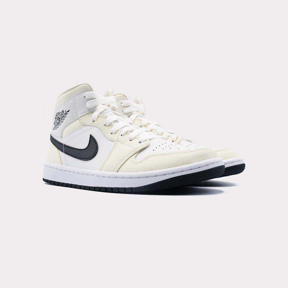 NIKE  Air Jordan 1 - Coconut Milk 