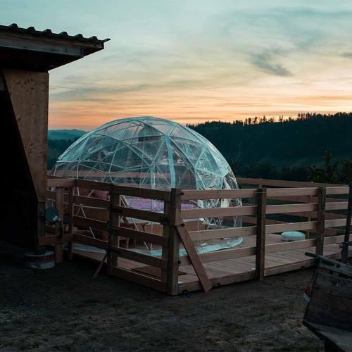 Geschenkidee  1 nuit en Bubble Suite à la ferme refuge pour animaux dans l'Emmental (pour 2 personnes) 