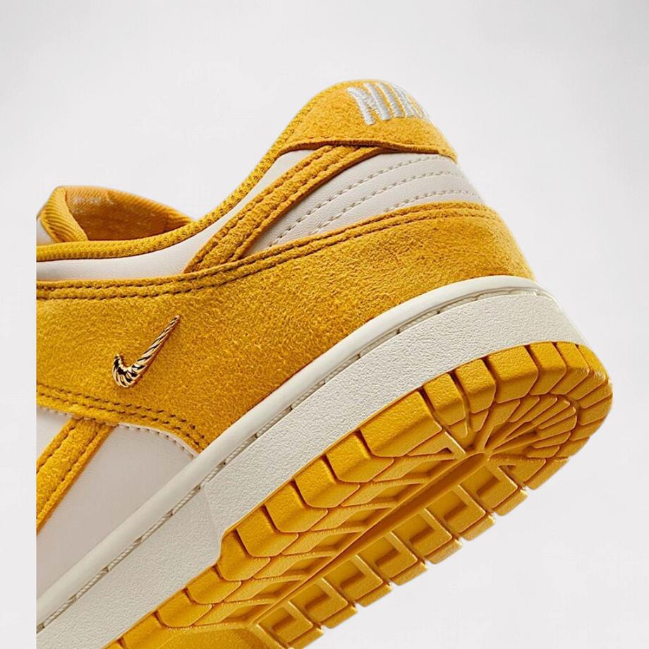 NIKE  Dunk Low - Dark Sulfur 