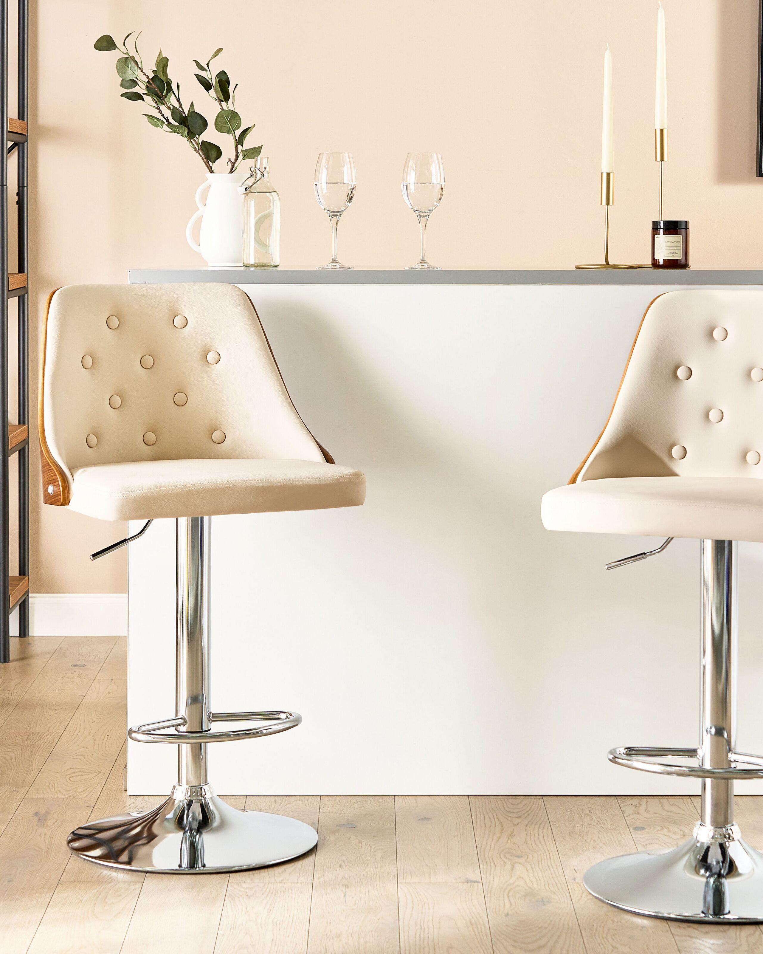 Beliani Set mit 2 Barstühlen aus Kunstleder Glamourös VANCOUVER  