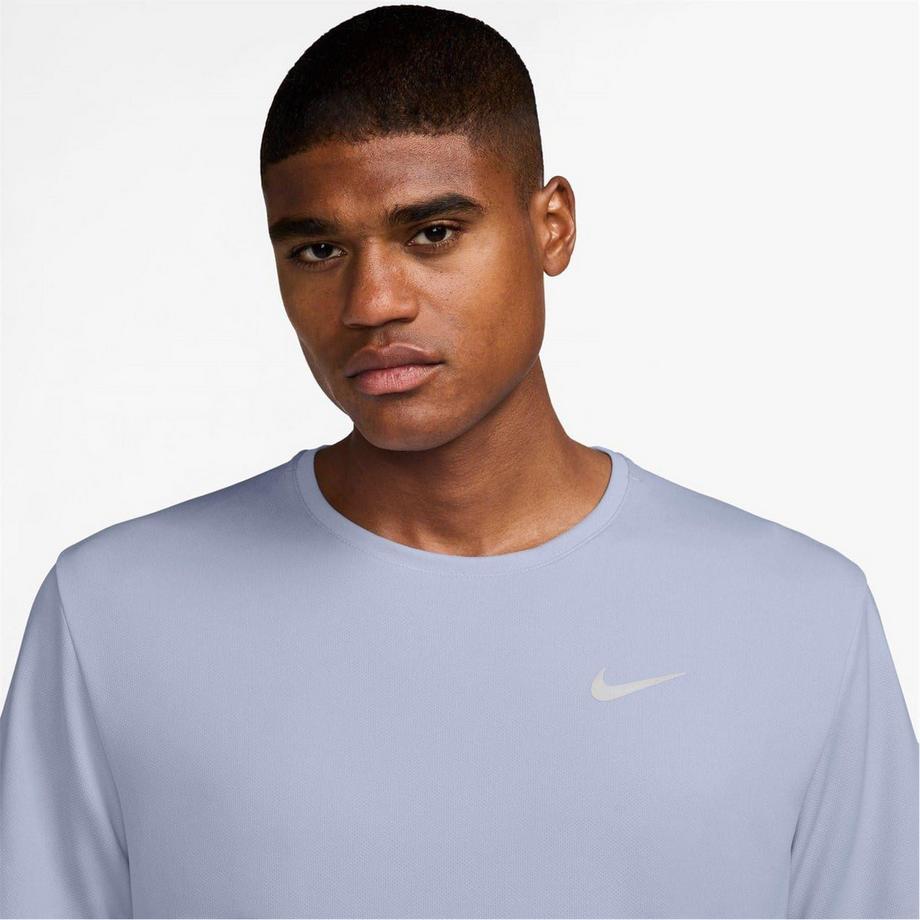 NIKE Miler Maglietta Swoosh Dettagli Riflettenti  