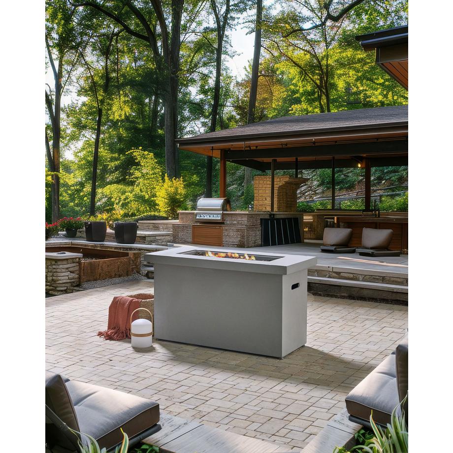 Beliani  Gas-Feuerstelle aus Glasfaserverstärkter Beton (GRC) AMBRIM 