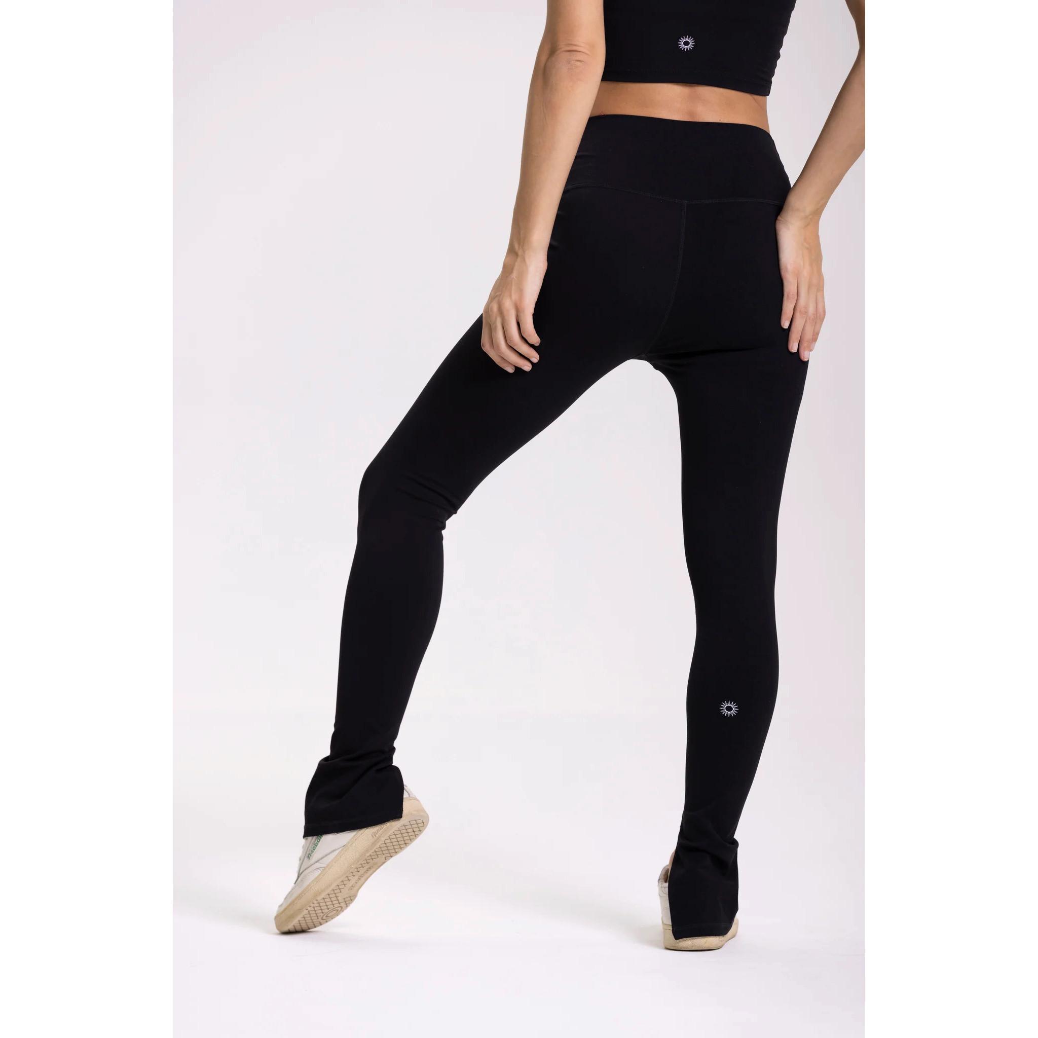 Onamaste  flared leggings für damen mantra 