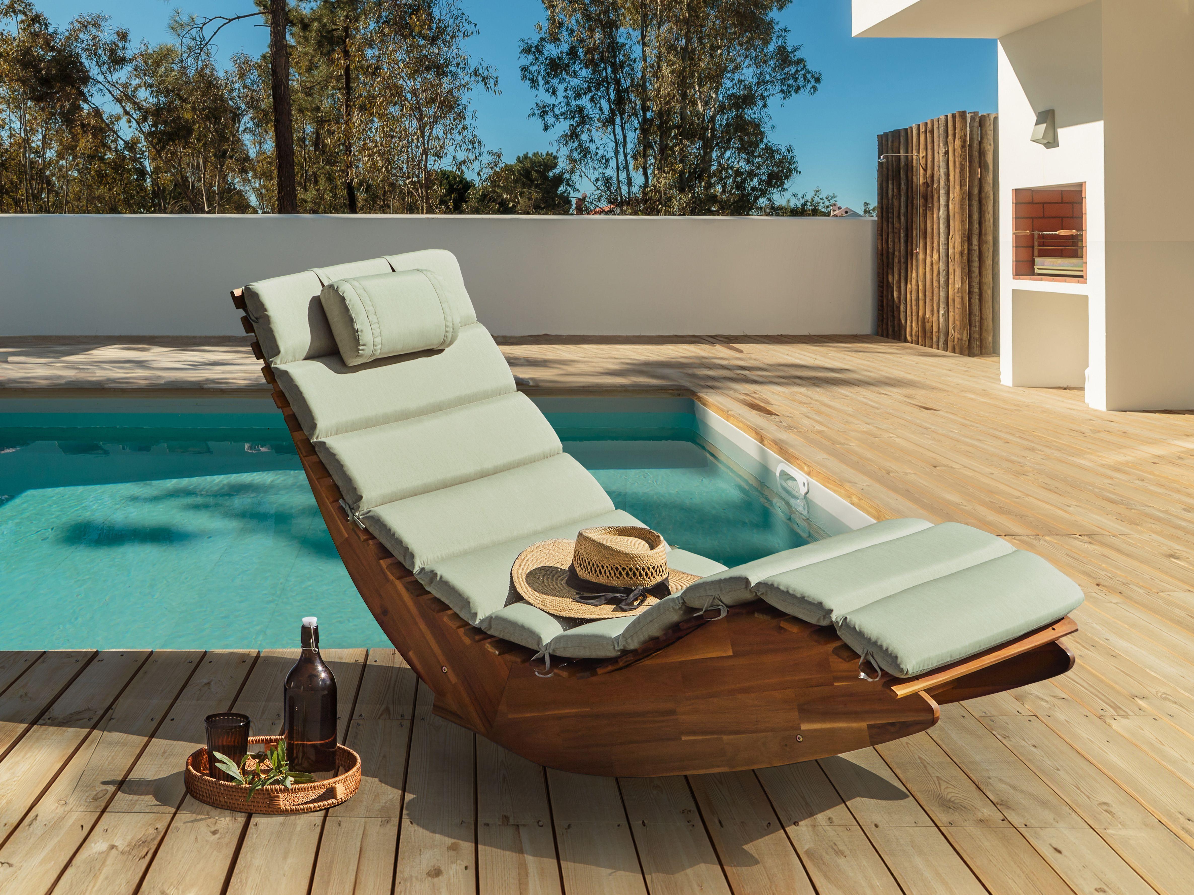 Beliani Transat avec coussin en Acacia Traditionnel BRESCIA PREMIUM  