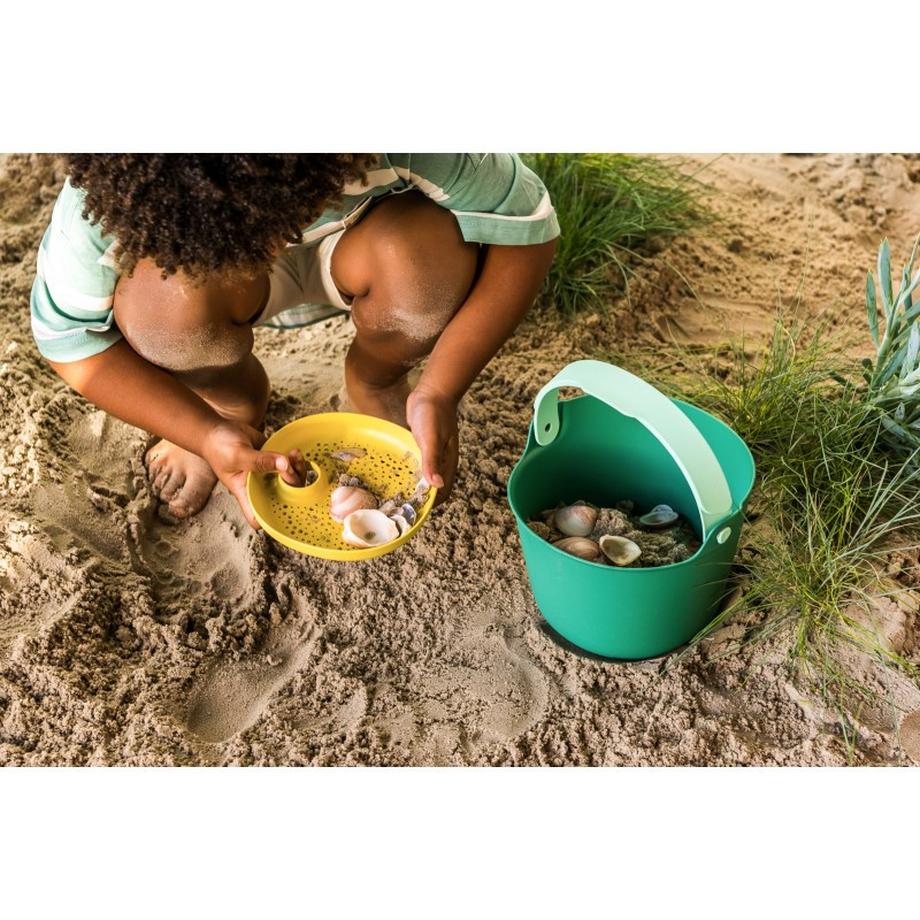 Quut  Bucki, Garden green 