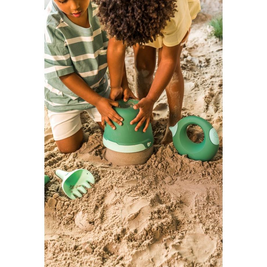 Quut  Bucki, Garden green 