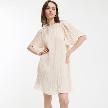 Kurzes ausgestelltes Kleid