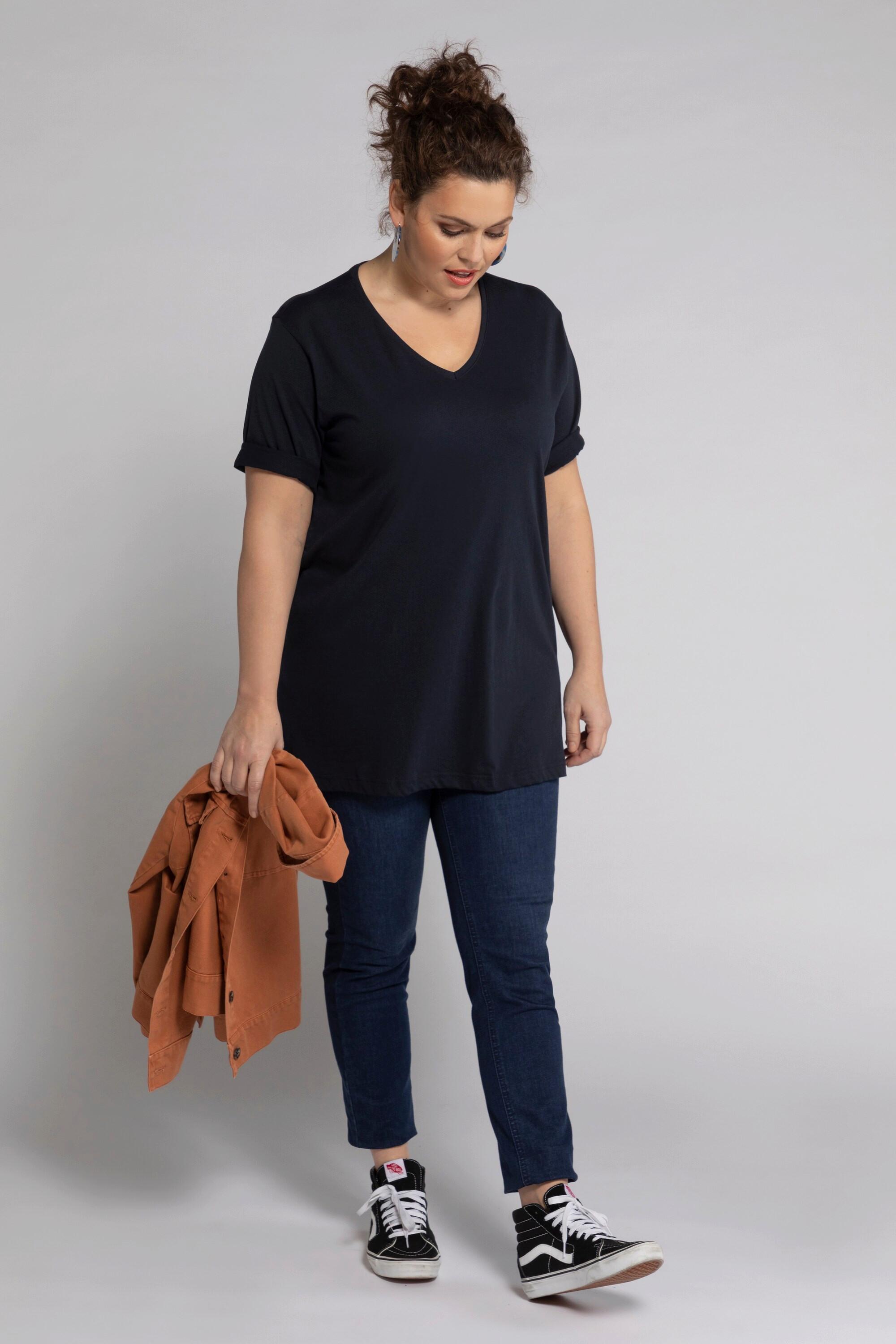 Ulla Popken  T-shirt dalle linee morbide con scollo a V e mezze maniche 