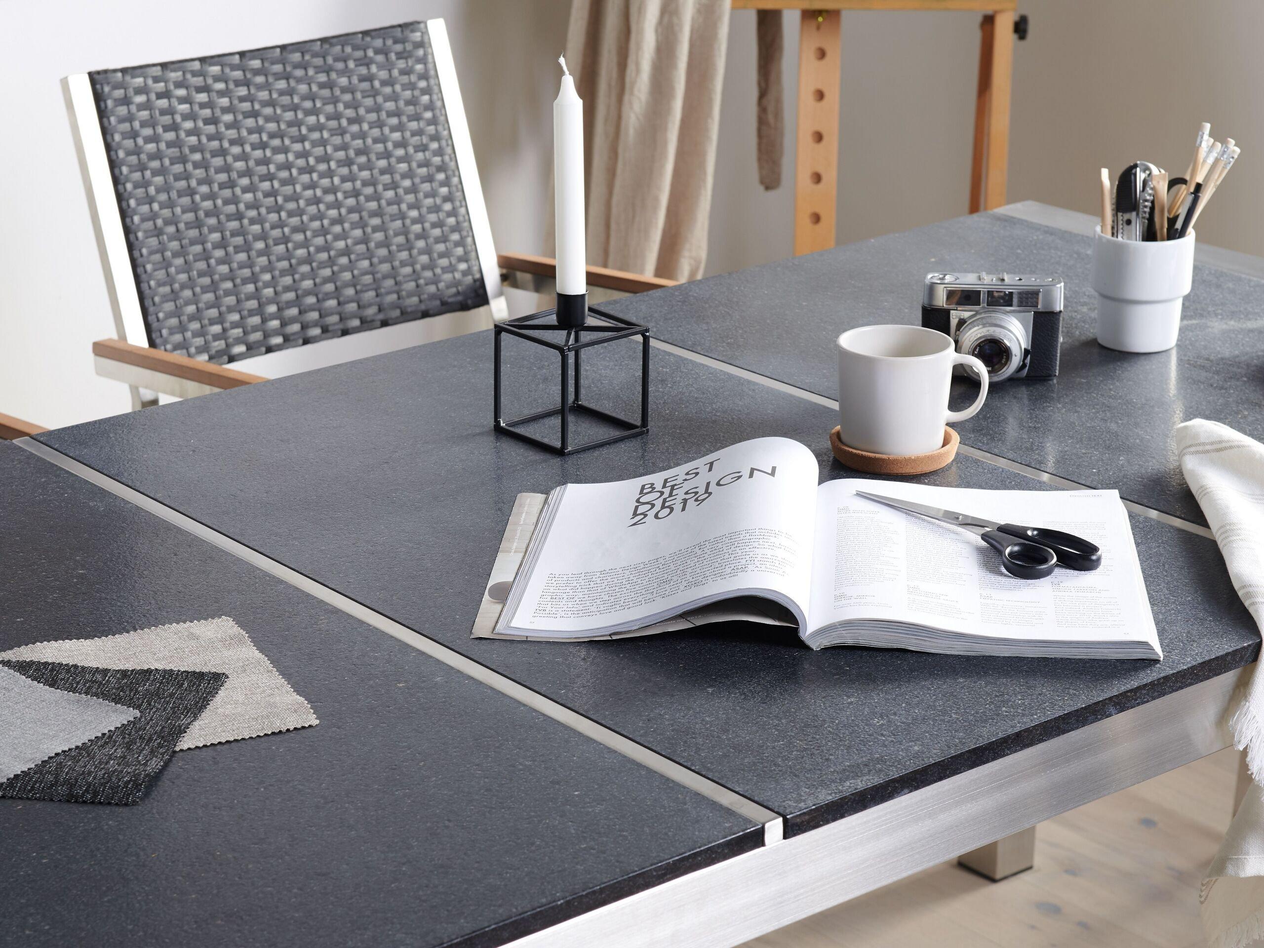 Beliani Table de salle à manger de jardin en Granit Industriel GROSSETO  