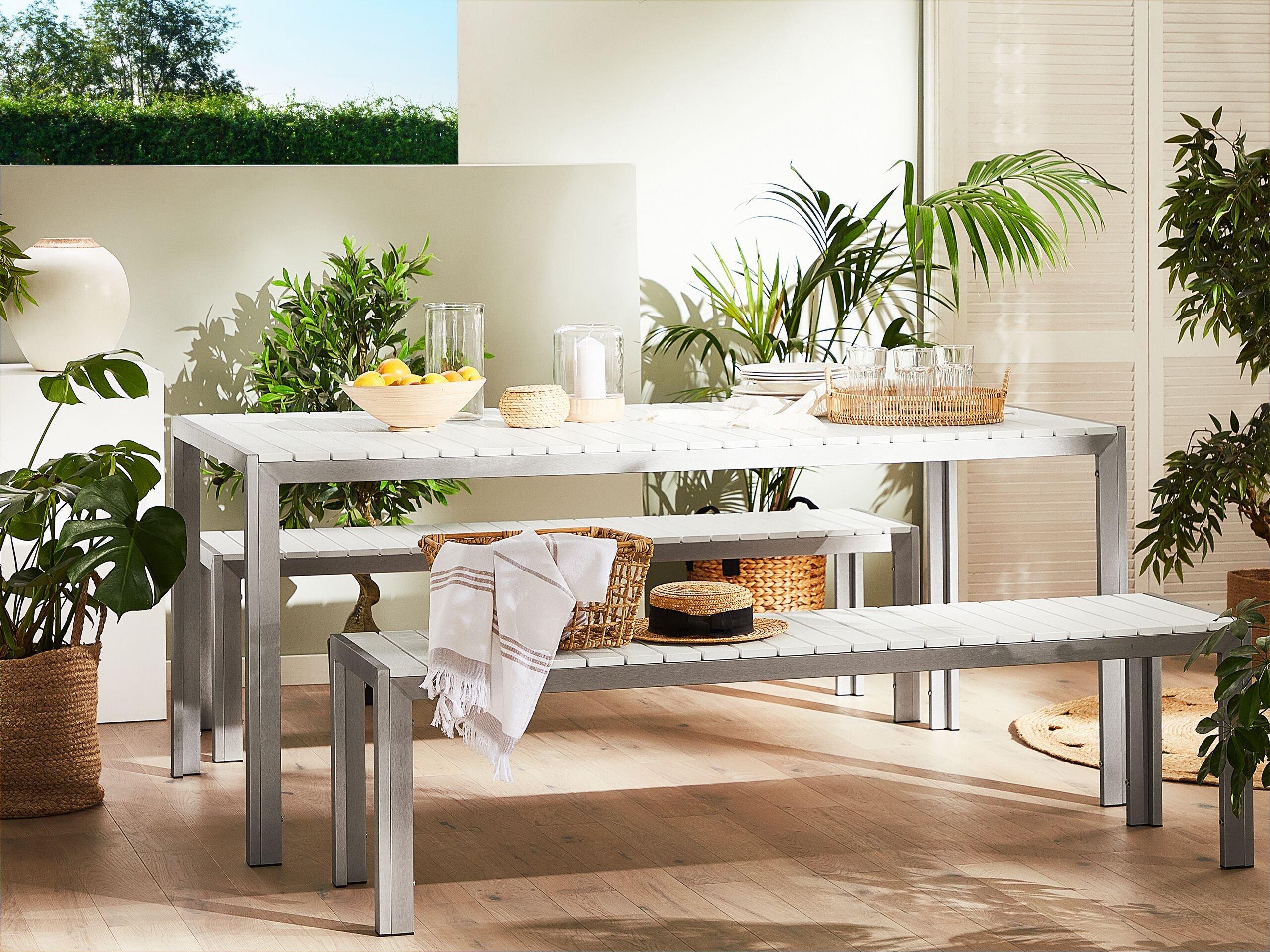 Beliani Salle à manger de jardin avec bancs en Bois synthétique Industriel NARDO  