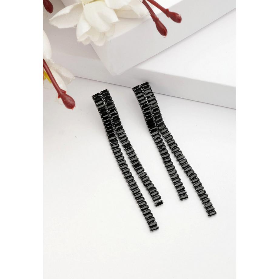 AVANT-GARDE PARIS  Diva Asymmetrische Hängeohrringe 