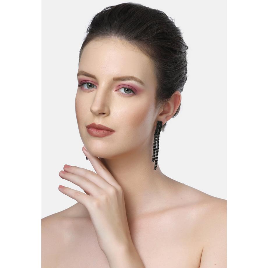 AVANT-GARDE PARIS  Diva Asymmetrische Hängeohrringe 