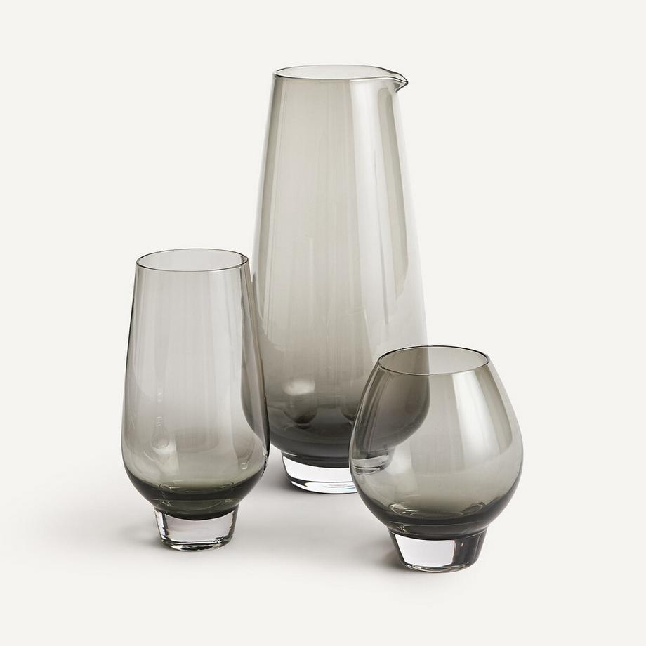 AM.PM Karaffe aus mundgeblasenem Rauchglas  