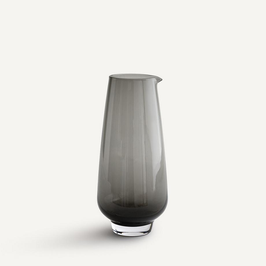 AM.PM Karaffe aus mundgeblasenem Rauchglas  