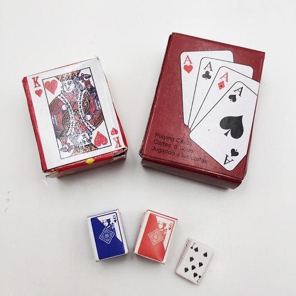 Gameloot  Mazzo di carte in formato mini 